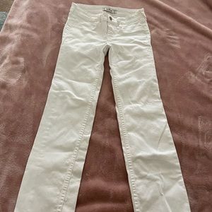 White jeans by Hollister 24/32